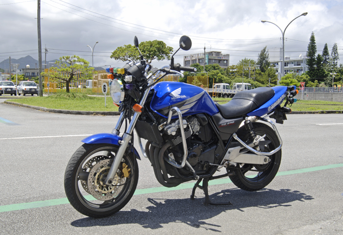 50cc超、400cc以下の二輪自動車(側車付含む)